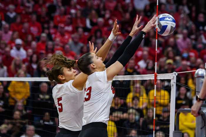 04_Bekka Allick, Merritt Beason_VB vs Mizzou NCAA Rd 2 1202